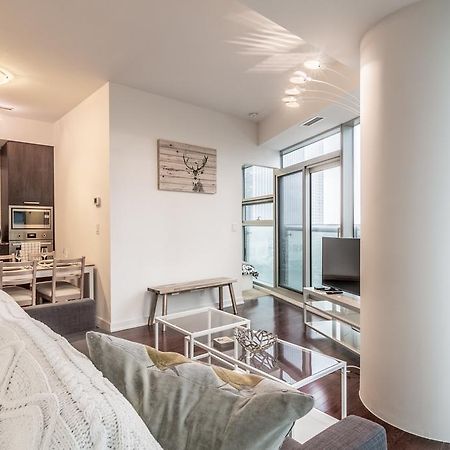 Aoc Suites - Two Bedroom Condo - City/Cn Tower View Торонто Екстериор снимка