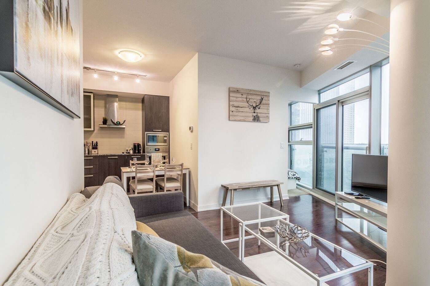 Aoc Suites - Two Bedroom Condo - City/Cn Tower View Торонто Екстериор снимка