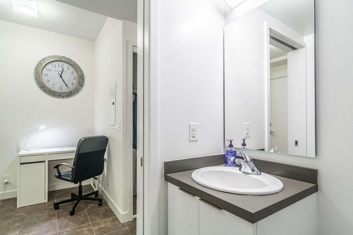 Aoc Suites - Two Bedroom Condo - City/Cn Tower View Торонто Екстериор снимка