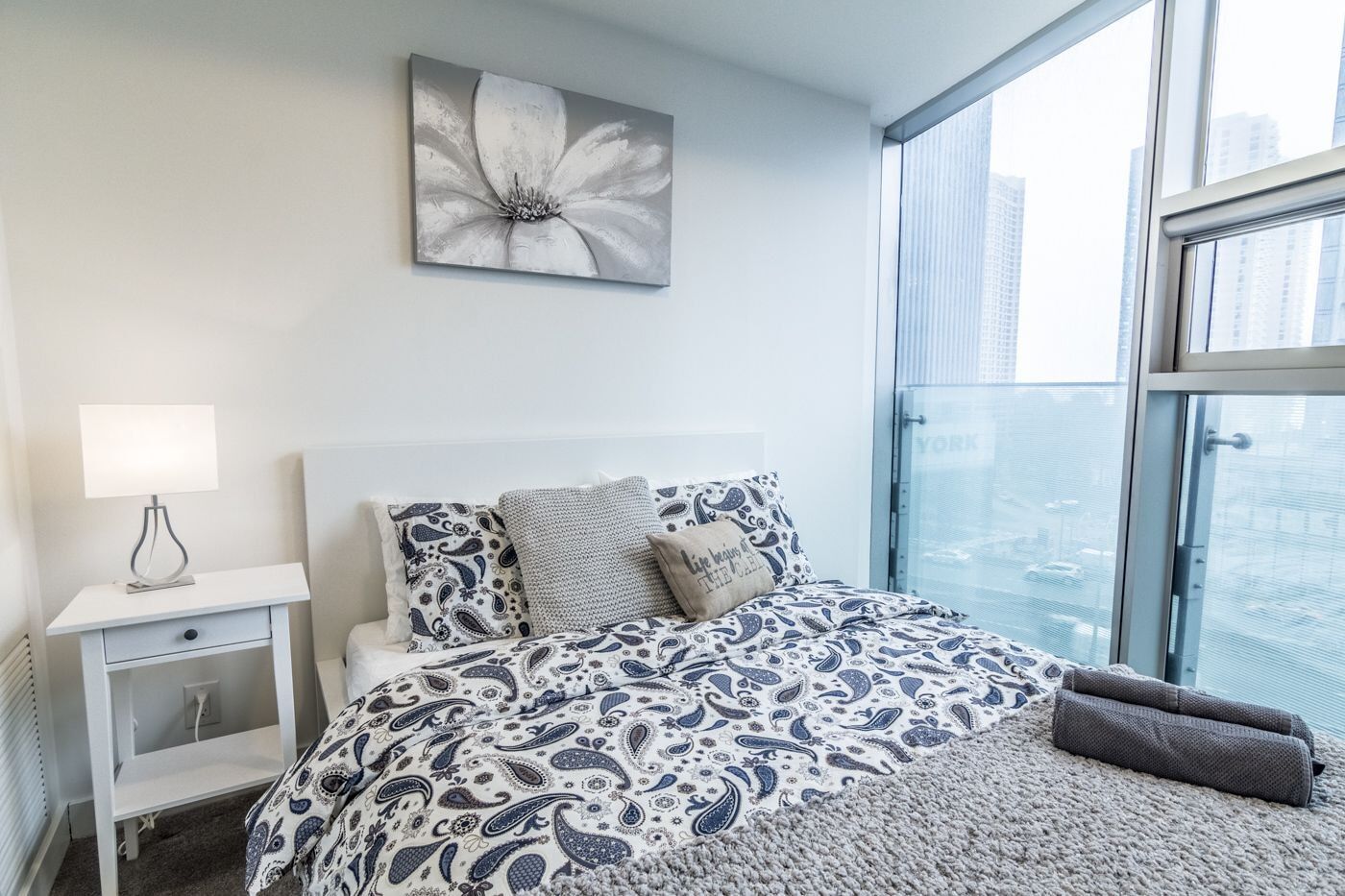 Aoc Suites - Two Bedroom Condo - City/Cn Tower View Торонто Екстериор снимка