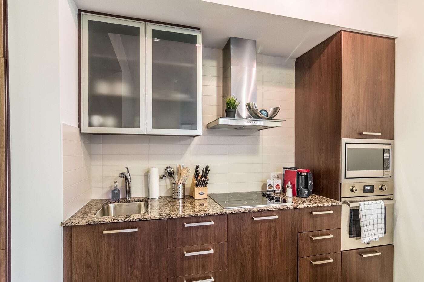 Aoc Suites - Two Bedroom Condo - City/Cn Tower View Торонто Екстериор снимка