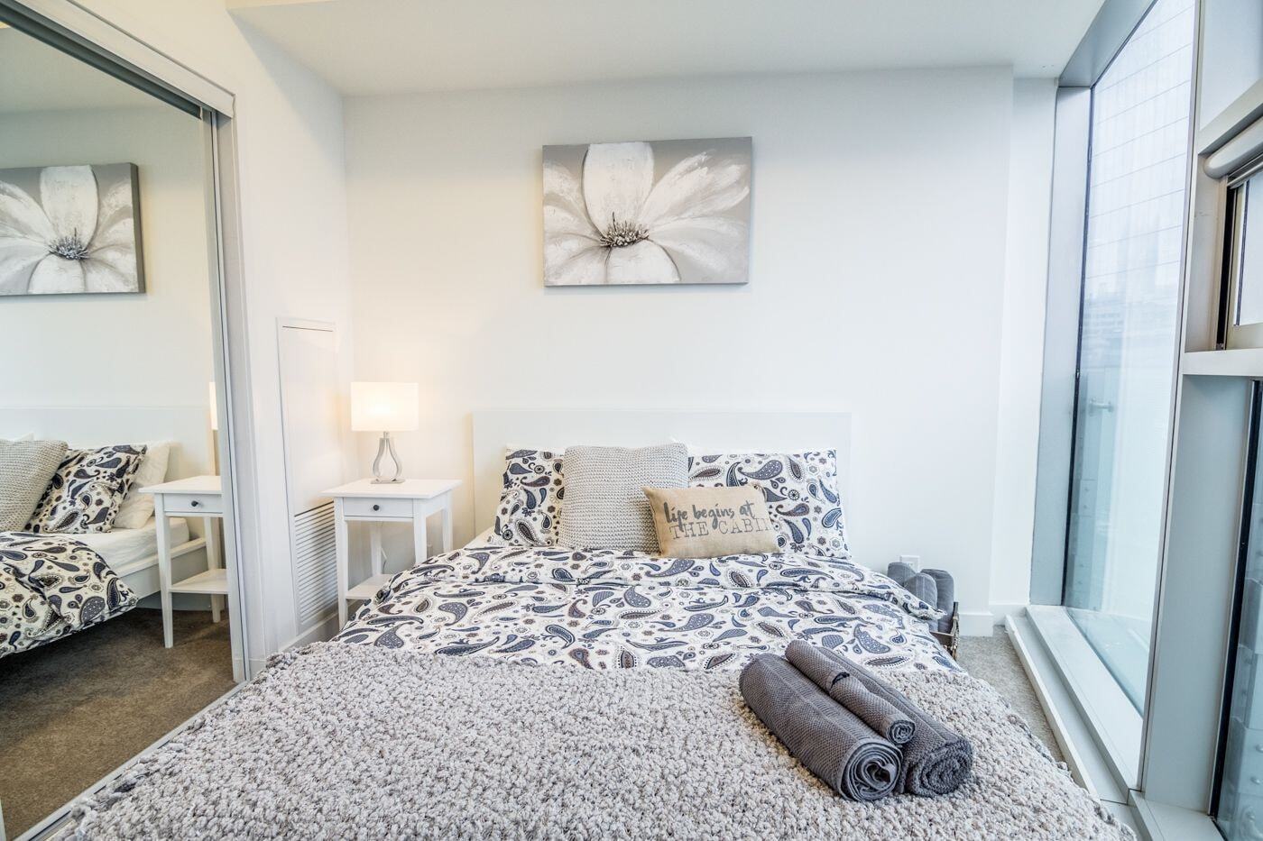 Aoc Suites - Two Bedroom Condo - City/Cn Tower View Торонто Екстериор снимка