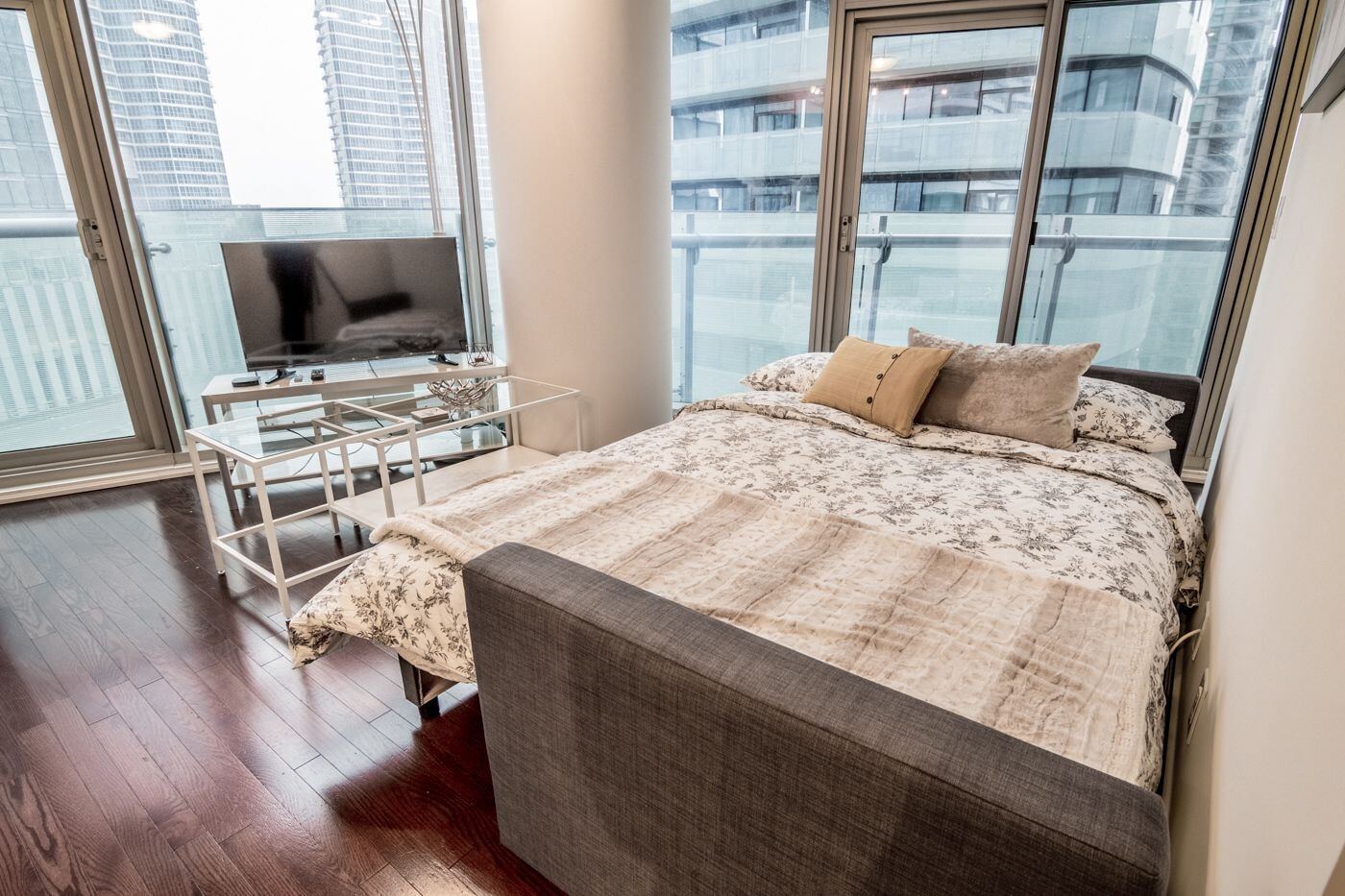 Aoc Suites - Two Bedroom Condo - City/Cn Tower View Торонто Екстериор снимка